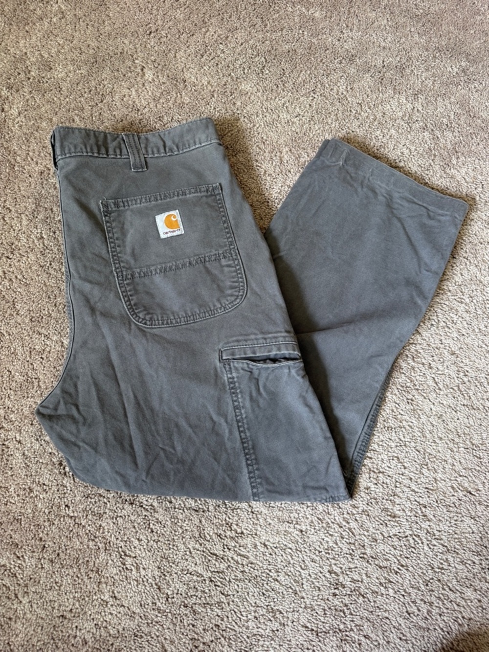 Carhartt Men’s Charcoal Cargo Work Pants relaxed fit - cropped
